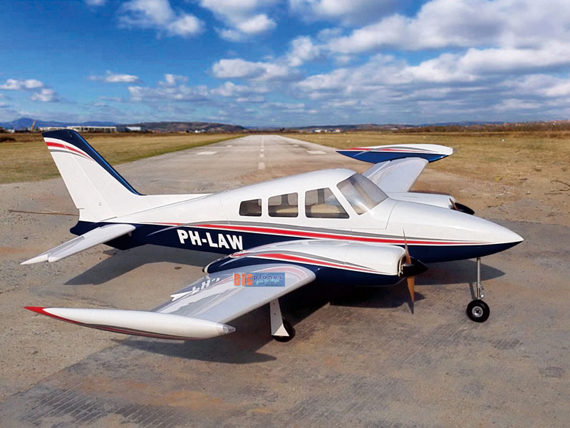 Cessna 310 PH-LAW 3200 mm (CY MODEL)